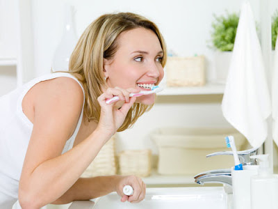 Nhổ răng khôn xong có được đánh răng không?