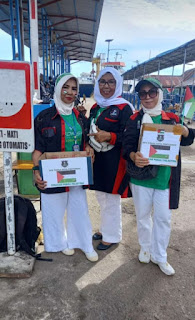 Anggota Forsa Dan Pammi  Menggalang Dana Melengkapi Diri Dengan Aksesoris Bendera Palestina dan Bendera Indonesia