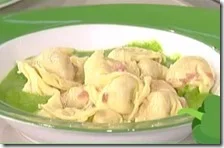 Cappelletti al prosciutto e formaggio con tartufo