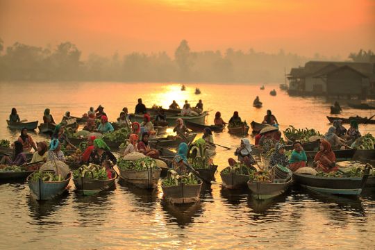 Keanekaragaman Budaya di Tengah Sungai: Sejarah Pasar Terapung di Kalimantan Selatan