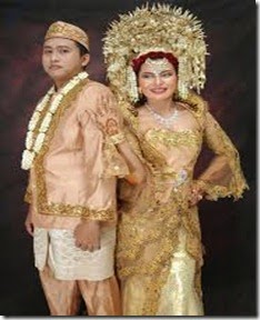 Contoh Model Gaun Pengantin Adat Minang Modern Terbaru Contoh Model Gaun Pengantin Adat Minang Modern Terbaru