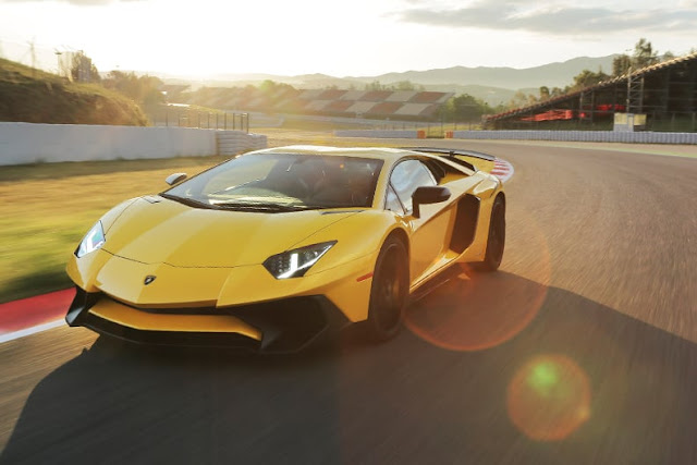 Lamborghini Aventador review, Lamborghini Aventador, Lamborghini Aventador price, Lamborghini Aventador specs, Lamborghini Aventador photo