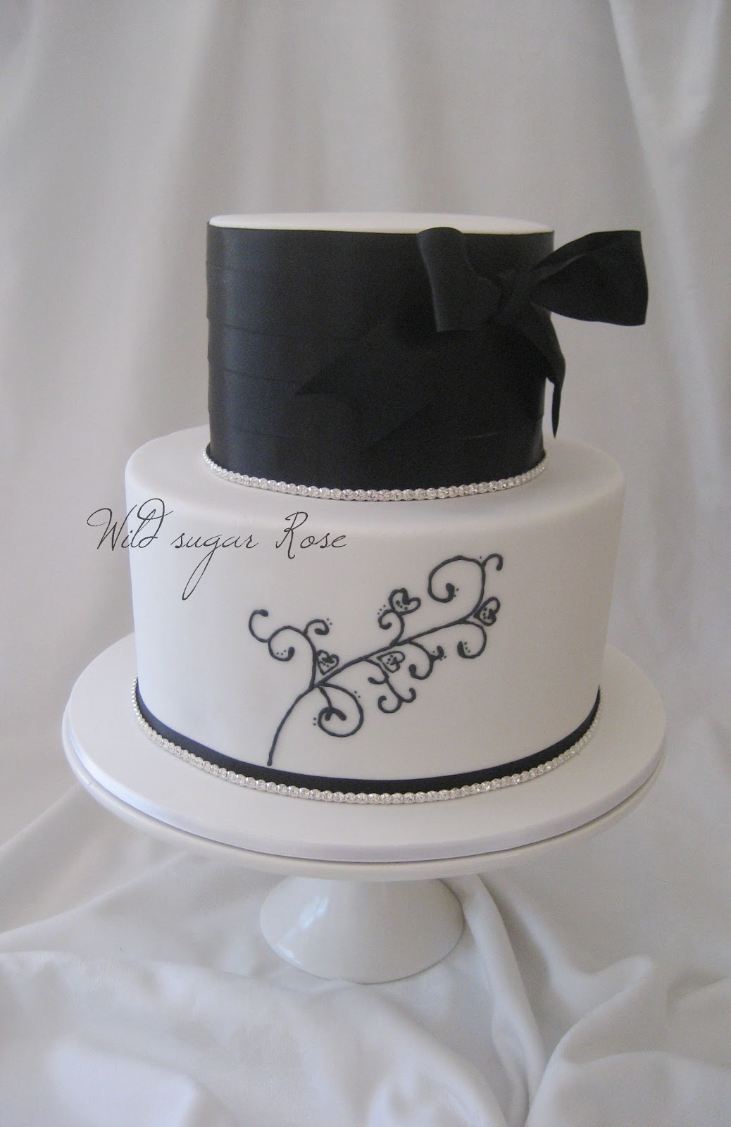 bling wedding cake ideas  Masquerade ball cake in her colour scheme. I enjoyed making this cake