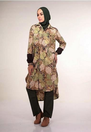 Gambar 21 Model  Baju Batik  Pesta Wanita Muslim Modern 