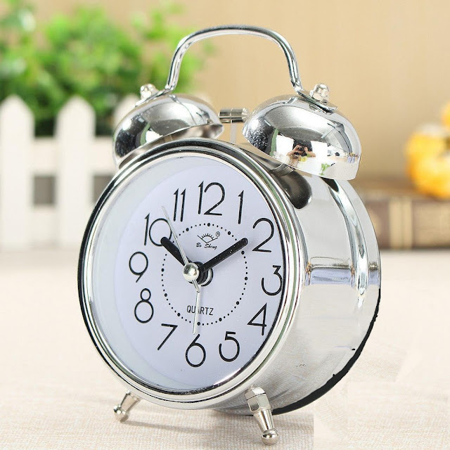 S32 Vintage Metal Alarm Clock