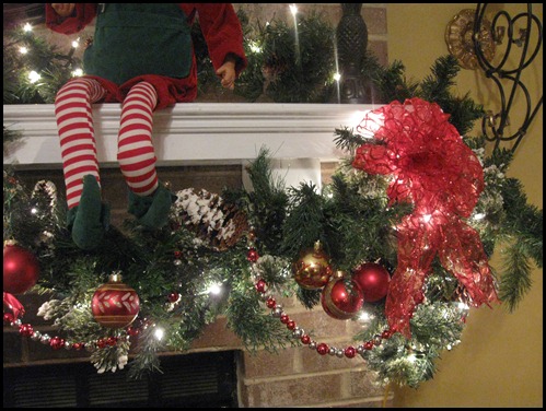 christmas mantle 2010 016