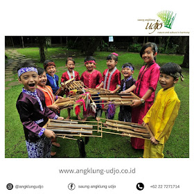 Percutian Melancong Tempat Menarik di Bandung Angklung udjo