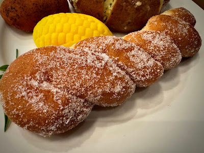 Bakery 1946, twisted donut