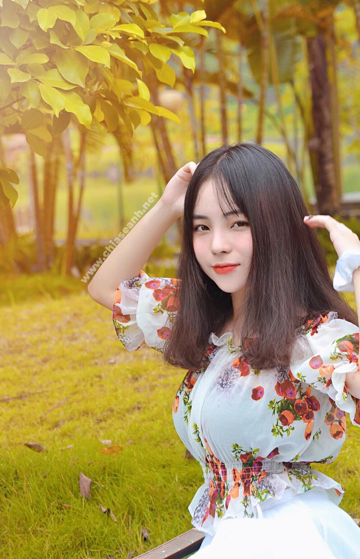 Cô gái 1m52 với vẻ đẹp trong trẻo cùng 'tâm hồn' quyến rũ  - Nguyễn Vương Anh