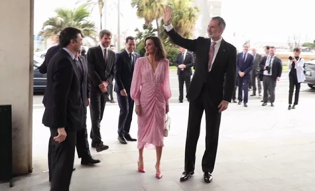 Queen Letizia wore a terrazzo rosa Antonia midi silk dress by Spanish brand Lady Pipa. King Felipe and Queen Letizia of Spain