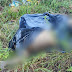 Corpo coberto por lona é encontrado por populares em área de mata em Manaus