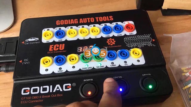 Godiag GT100 and Autel Ultra test 2005 Ford Expedition ECU on bench 6