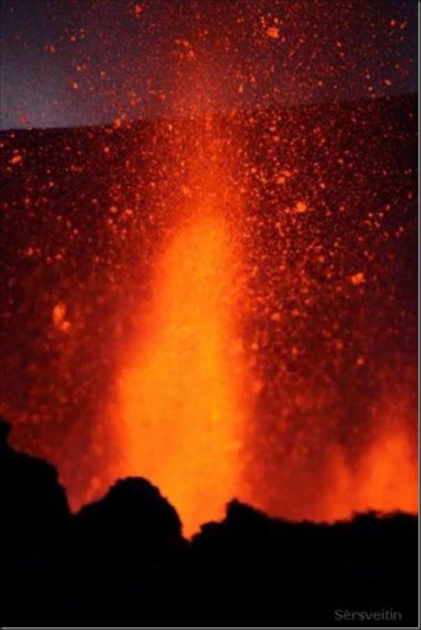 Uma erupção do vulcão islandês (28)