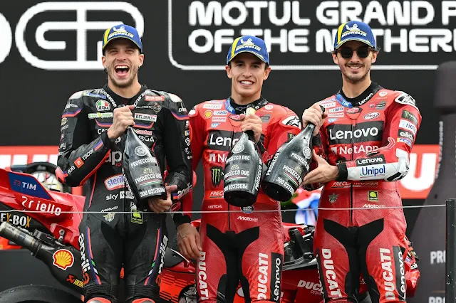 El Podio Marc Márquez, Marco Bezzecchi y Franco Bagnaia