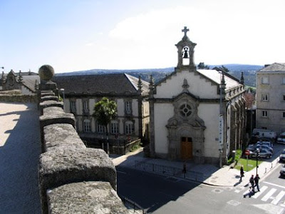 Muralla de lugo - Paseo e Iglesia