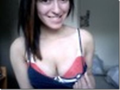 girls-wearing-pokebra-2