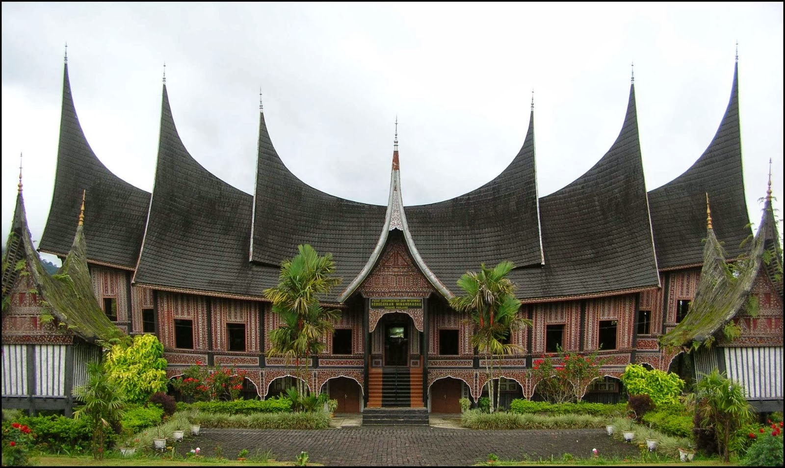 Kebudayaan dan  Kesenian Daerah  Kebudayaan Sulawesi  BARAT 