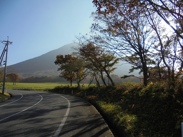 大山牧場の牧草地の風景