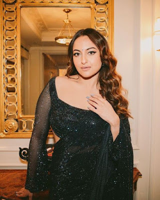 Sonakshi Sinha's glam look in new photo shoot in black saree