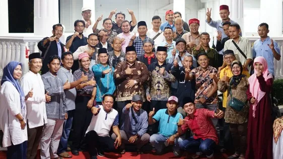 Buka Bersama Wartawan, Suhatri Bur : Kita Bangun Padang Pariaman Dengan Semangat Kebersamaan