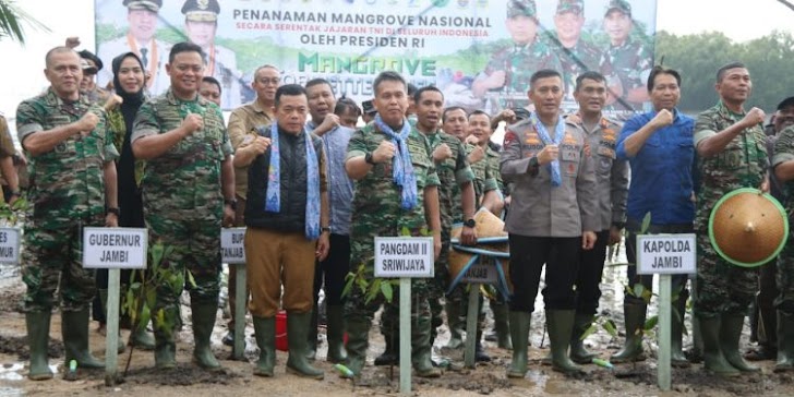 Gubernur Al Haris Dampingi Pangdam Sriwijaya Tanam Mangrove Serentak Saat Kunker Di Jambi