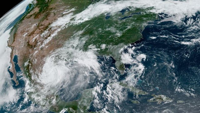 #Vídeo #Hanna, Tormenta Tropical derriba parte del muro entre México y EE.UU. y se debilita a depresión tropical después