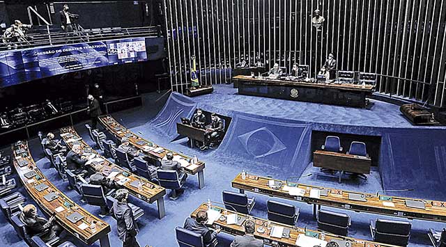 PEC emergencial vai ser votada diretamente no plenário da Câmara, diz Lira