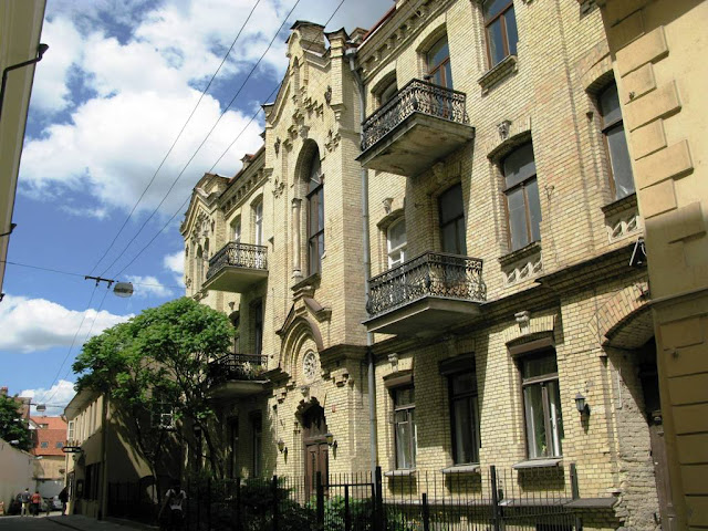 MYKOLOS STREET by the Amber