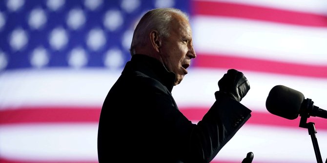 Hari Pertama Menjabat Joe Biden akan Cabut Larangan Bagi Muslim Masuk AS