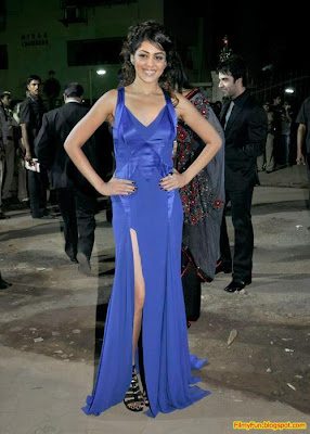 Genelia D'Souza arrives for the Filmfare Awards at Yash Raj Studio Mumbai_FilmyFun.blogspot.com