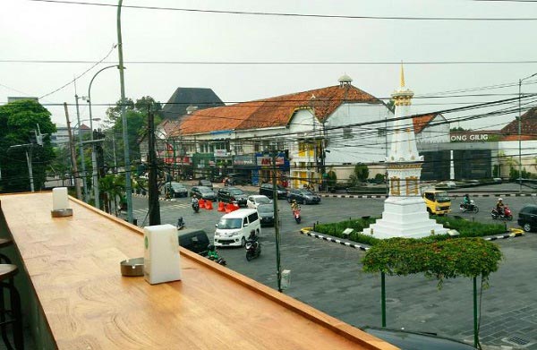 Kuliner di Tugu Jogja