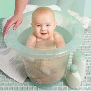 HOW OFTEN DO YOU BATHE YOUR BABY? | THE STIR