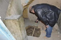 Αμέτρητες αρχαιολογικές αποστολές προσπάθησαν να βρουν το δρόμο που οδηγεί στη Μεγάλη Πυραμίδα της Γκίζας, αλλά όλες οι έρευνες κατέληξαν σε...