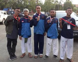 Achmad A'la Derajat Raih Emas Dalam Kejuaraan Taekwondo Gebyar Olahraga Pelajar Se Jawa Barat