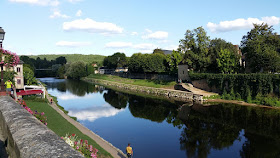 El riu Vézère passant per Montignac