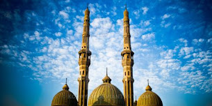 Masjid yang Diberaki dan Respon Sang Kiai
