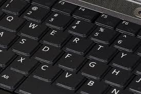 sejarah keyboard qwerty