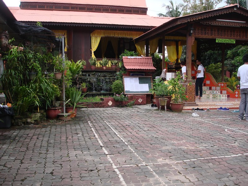 Inspirasi Terkini Tangga Rumah Melaka, Gambar Keramik