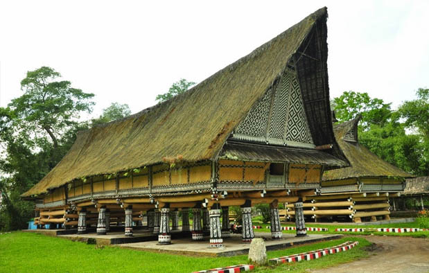  Rumah  Adat  Sumatera Utara Rumah  Bolon  Gambar  dan 