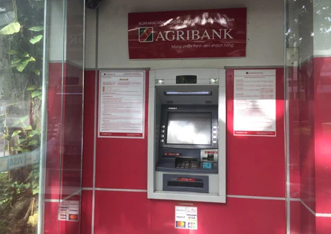 Cách rút tiền thẻ ATM Agribank lần đầu? Phí rút tiền ATM Agribank