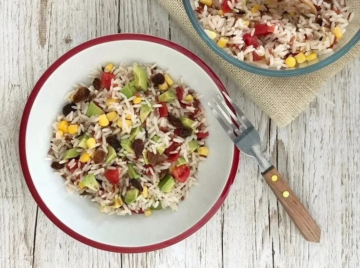 Ensalada de arroz con aguacate y vinagreta de menta