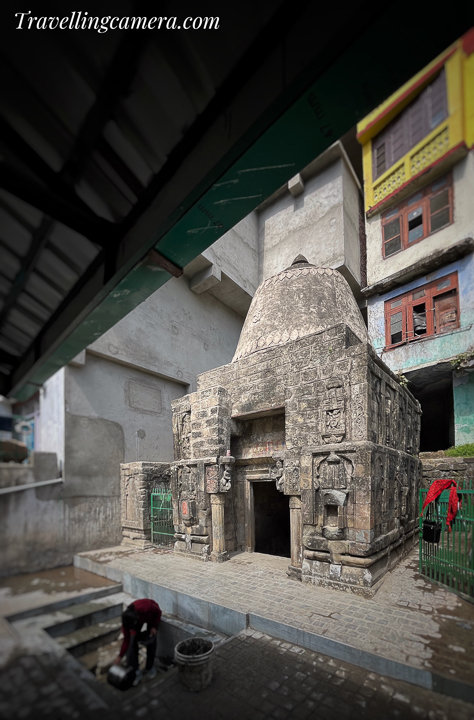 As I walked along the riverbank, I stumbled upon the quaint Kamaksha Devi Temple, nestled amidst towering trees and verdant foliage. The temple, dedicated to the goddess Kamaksha, emanated an aura of divinity and serenity. I offered my prayers amidst the tranquil surroundings, feeling a deep connection to the spiritual essence of Mandi.