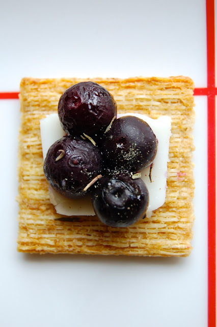 Red, White and Roasted Blueberries | www.kettlercuisine.com