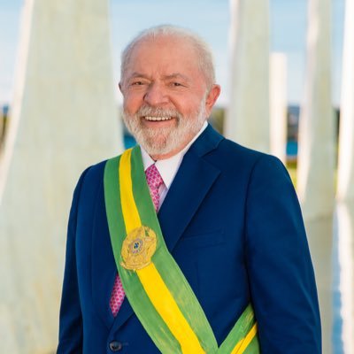 Lula em defesa de Dino , diz que inveja cria as fake news dos adversários