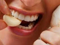 8 Cara Mengobati Sakit Gigi Secara Alami
