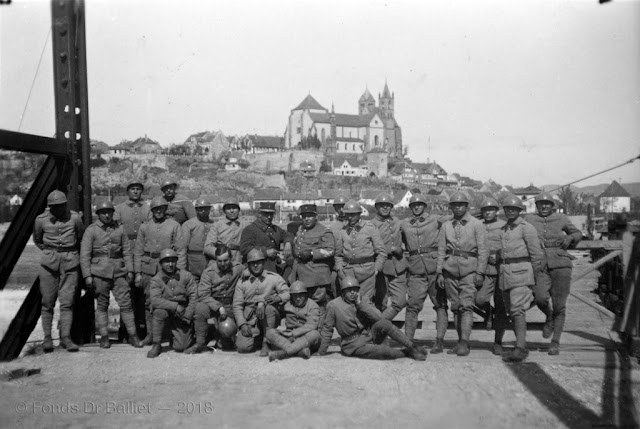 Pont de bateau de Brisach vers 1928… d'autres « touristes »