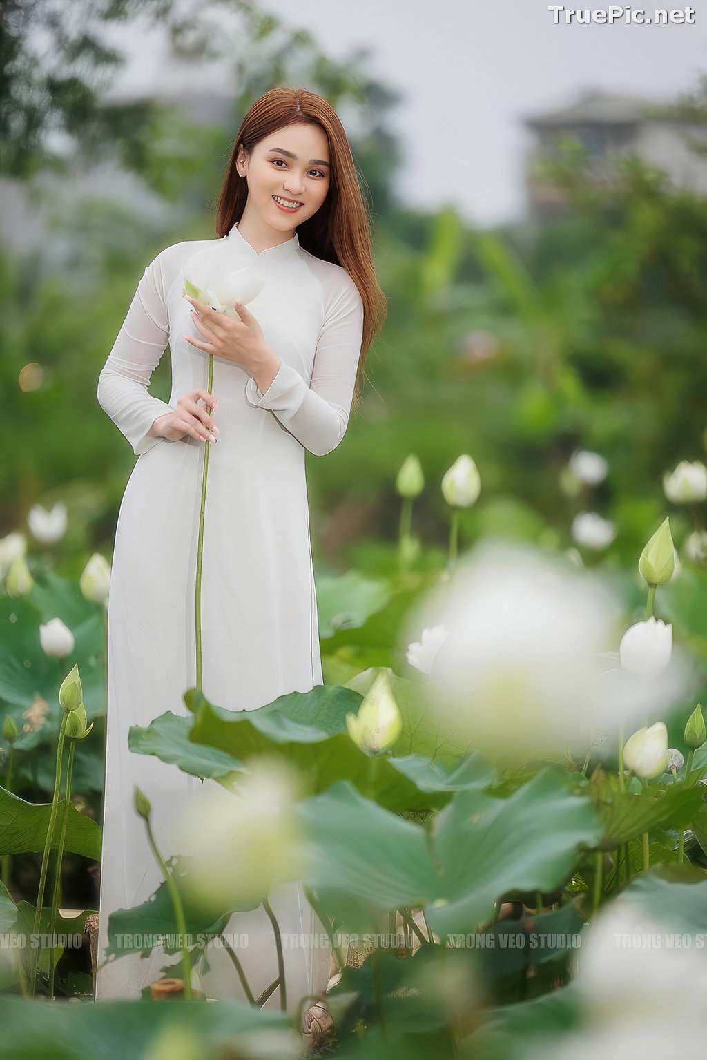 Image Vietnamese Model - Beautiful Girl and Lotus Flower - TruePic.net (56 pictures) - Picture-52