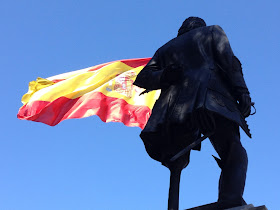 Don Blas de Lezo - Estatua a Blas de Lezo en la Plaza de Colón en Madrid - El orgullo inglés humillado por Blas de Lezo - Con cariño para Vernon - ÁlvaroGP - el troblogdita - Bandera de España