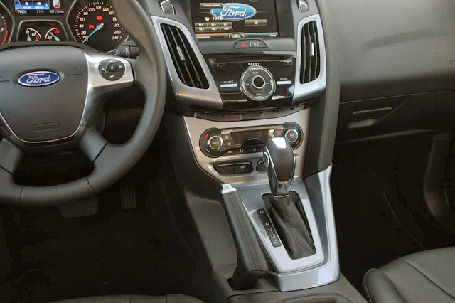  Novo Ford Focus Hatch 2014 - interior - console central