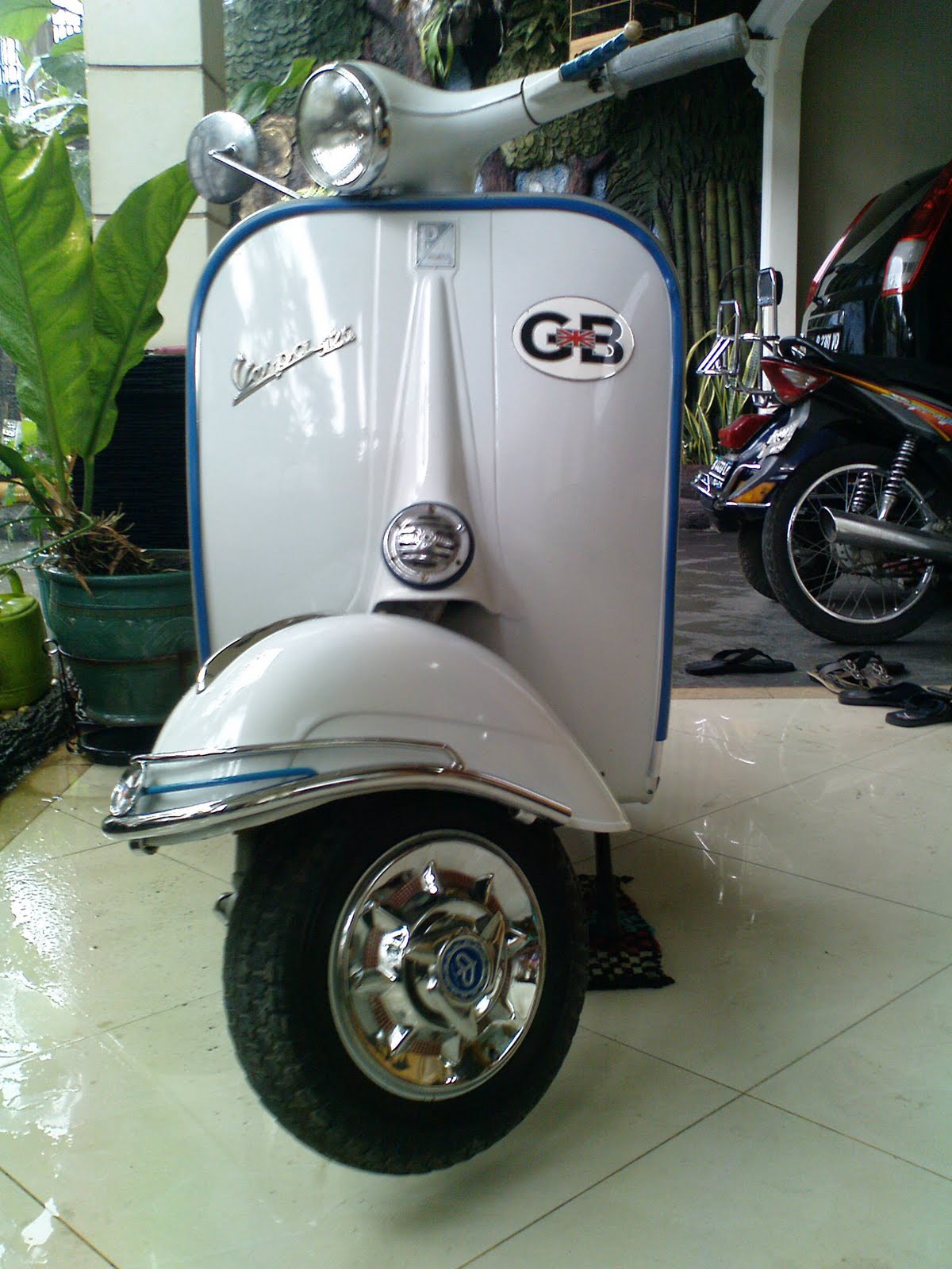 Automotive Fox Honda Scoopy Vs Vespa Super 1961